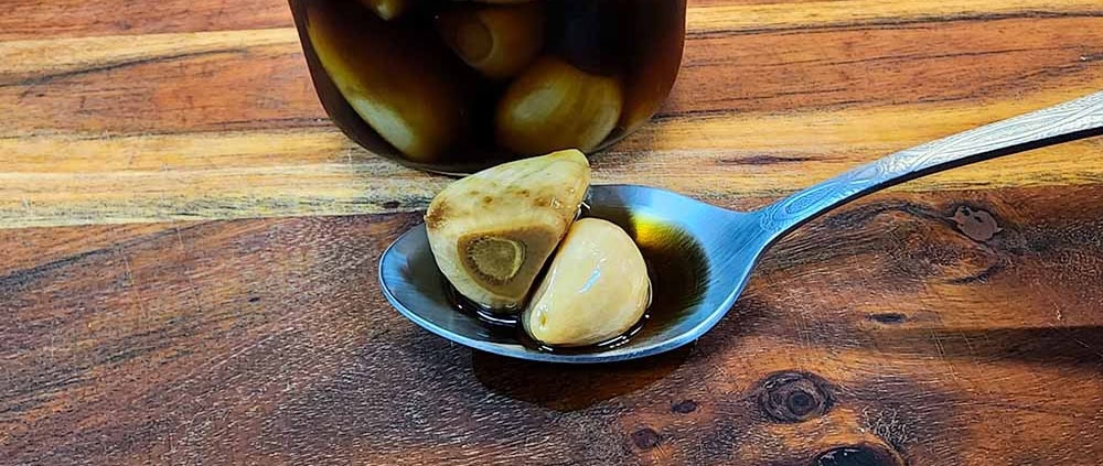 Korean pickled garlic (Maneul Jangajji)