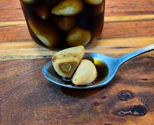 Korean pickled garlic (Maneul Jangajji)