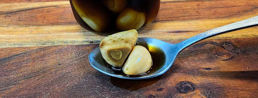 Korean pickled garlic (Maneul Jangajji)